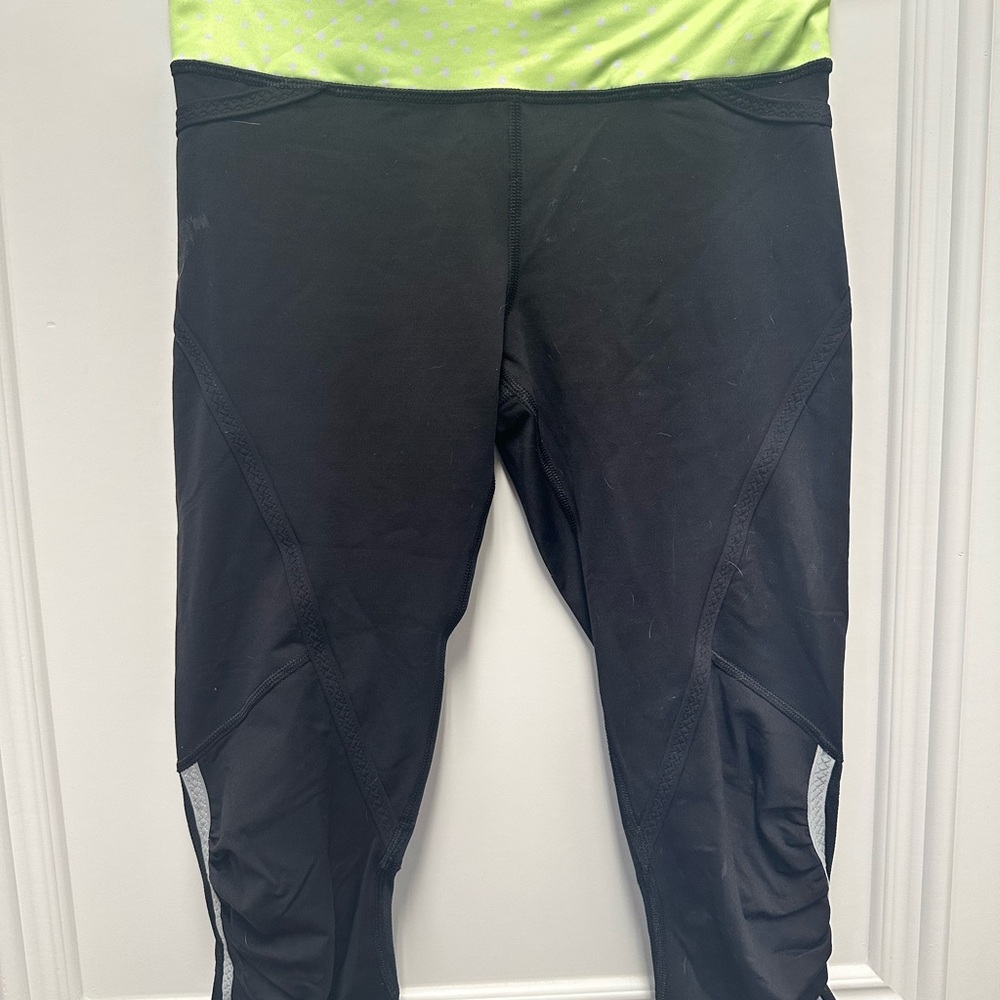 Lululemon Black and Yellow Cropped Short Athletic Leggings. Size 4